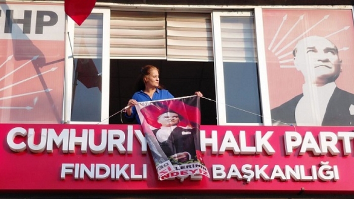 CHP Rize’de İkinci Kadın İlçe Başkanı Atandı: Fındıklı İlçe Başkanlığına Semra Özel Görevlendirildi